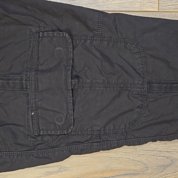 Sanctuary black standard surplus cropped cargo capri pants, size 27 - Picture 11 of 13